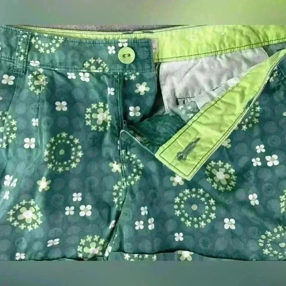 So Women's 11 Green Floral Chino Shorts Cuffed Casual Cotton Geometric Print - Picture 3 of 8